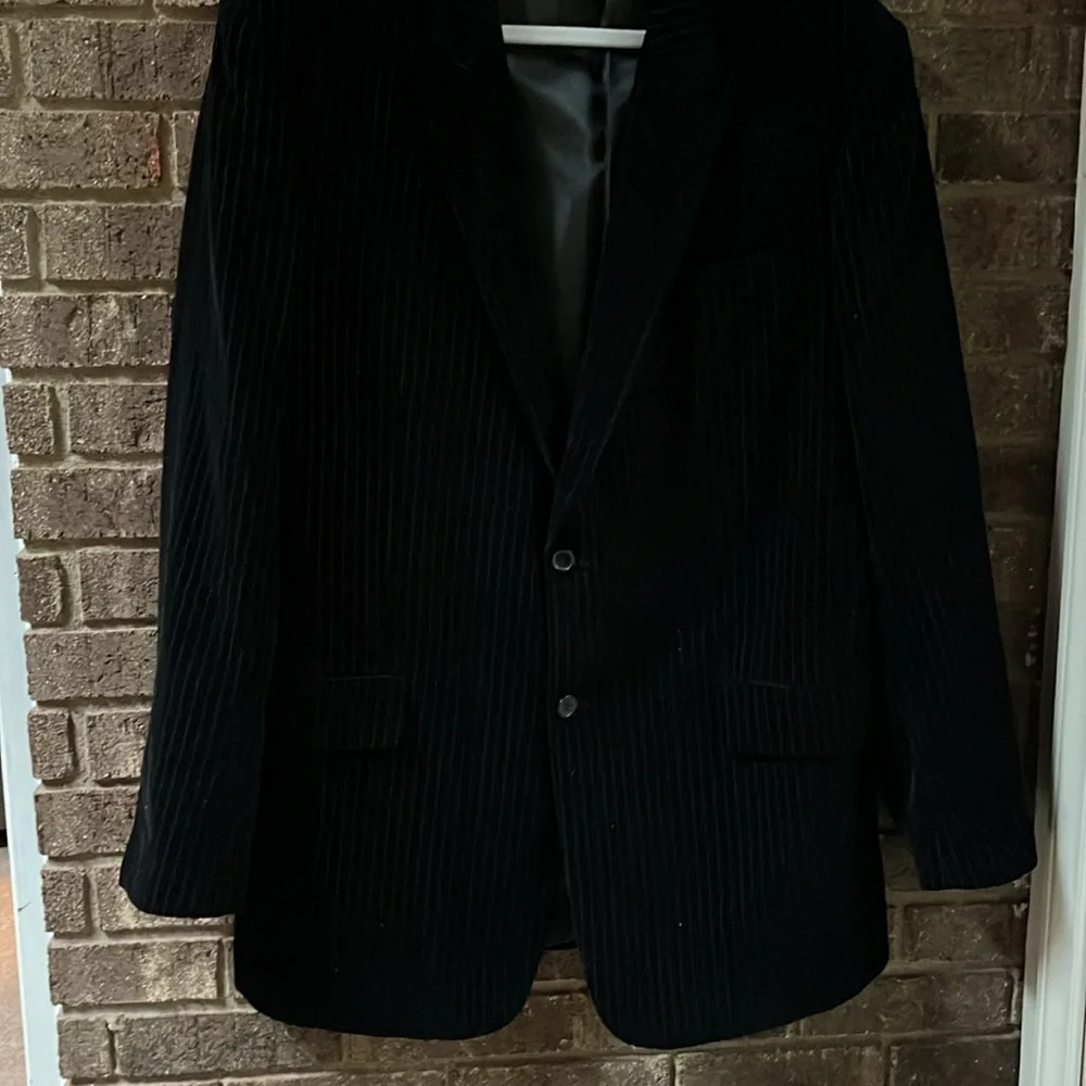 Inserch Black Sport Coat with Notched Lapel and Structured Shoulders 44L